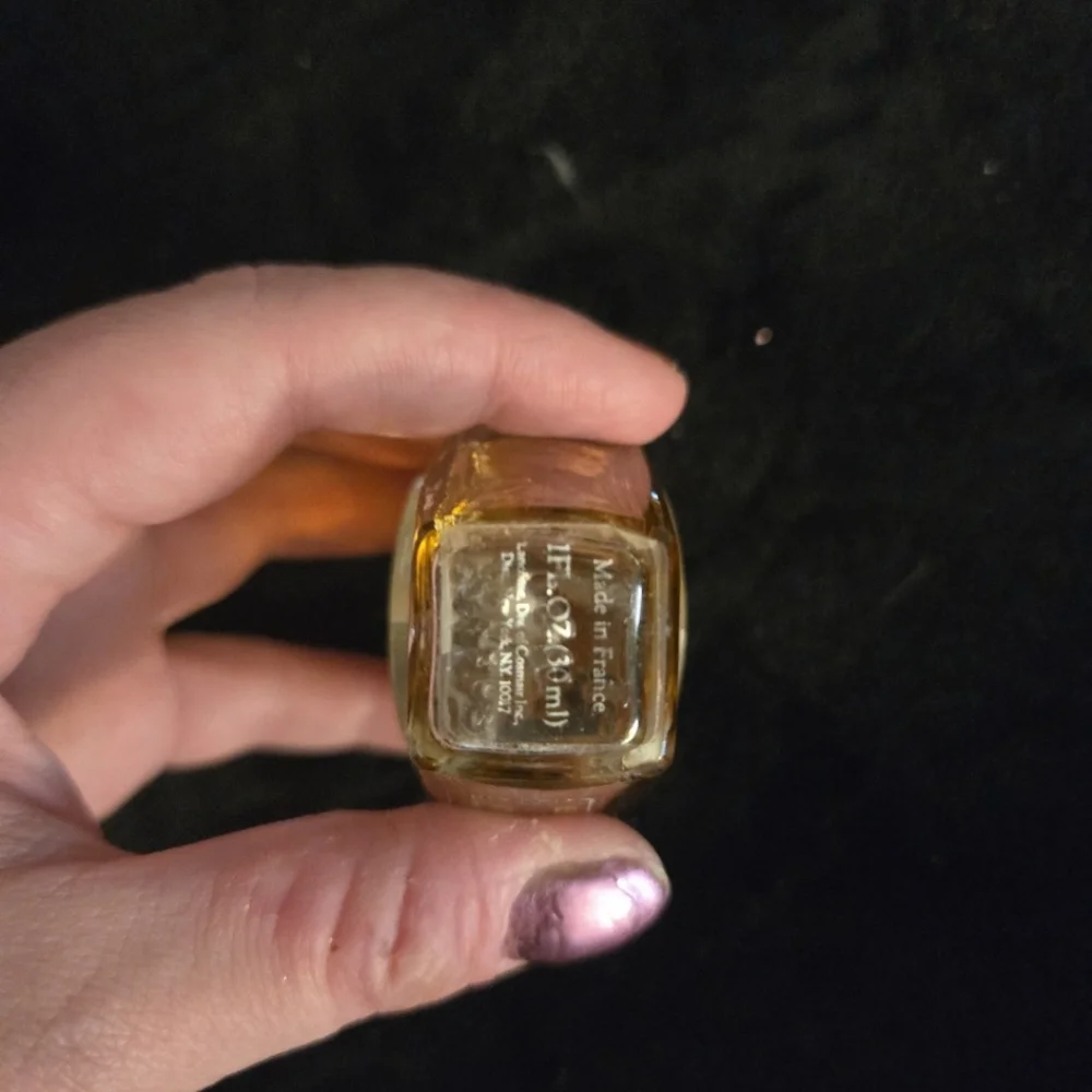 Maggie Niore - Picture 4 of 5